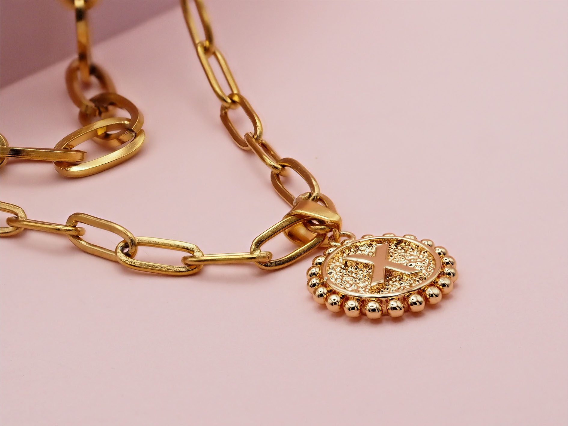 thumbnail image 2 of Hip Hop Queen Pendant Necklace Set With 18, 20, & 24 Inch Chains – Gold Tone 2 of 5