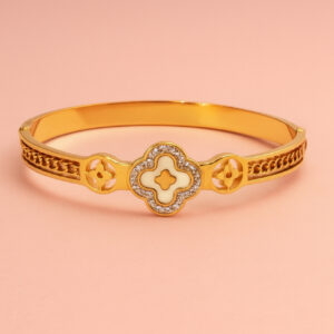 clover bangle